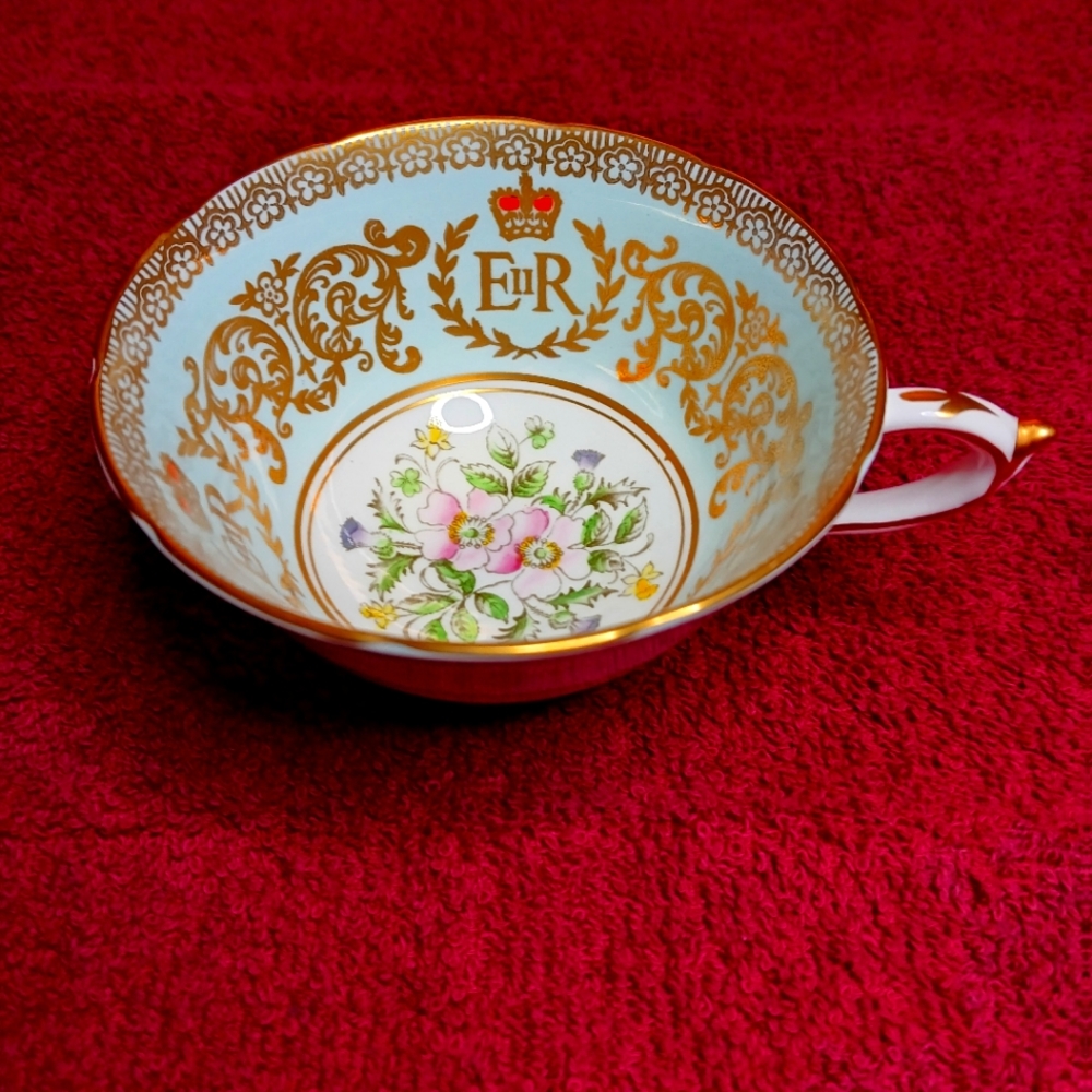 Paragon Bone China England Queen Elizabeth II Coronation Teacup Saucer 1953